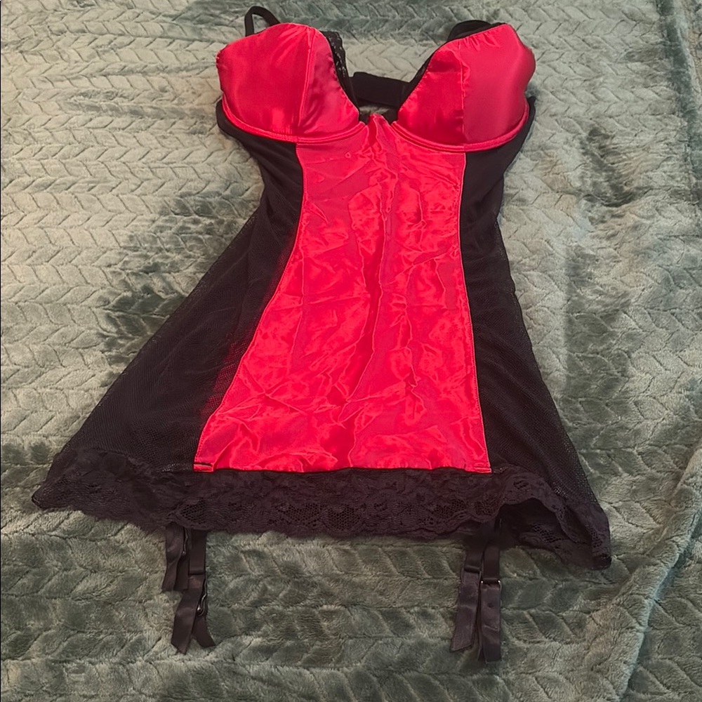 Fredricks of Hollywood Seduction Nightie Garter Clips Underwire Black Red L